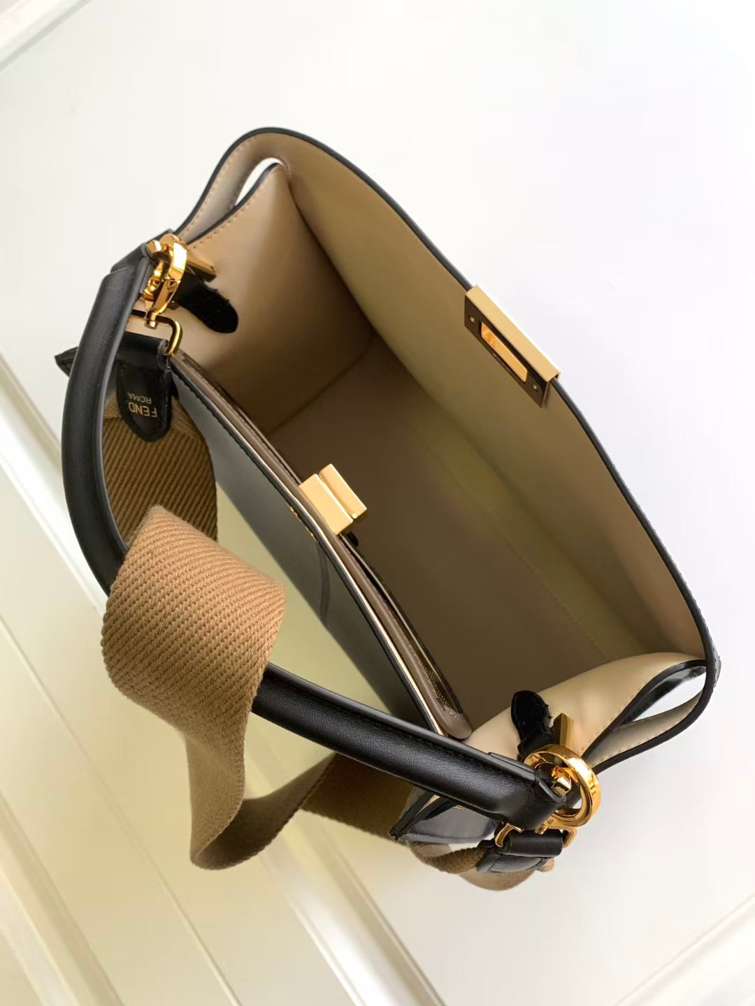 Fendi Peekaboo X-Lite Medium