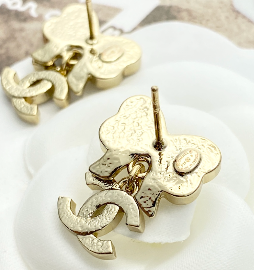 Chanel 25P CC Logo Ribbon Earrings