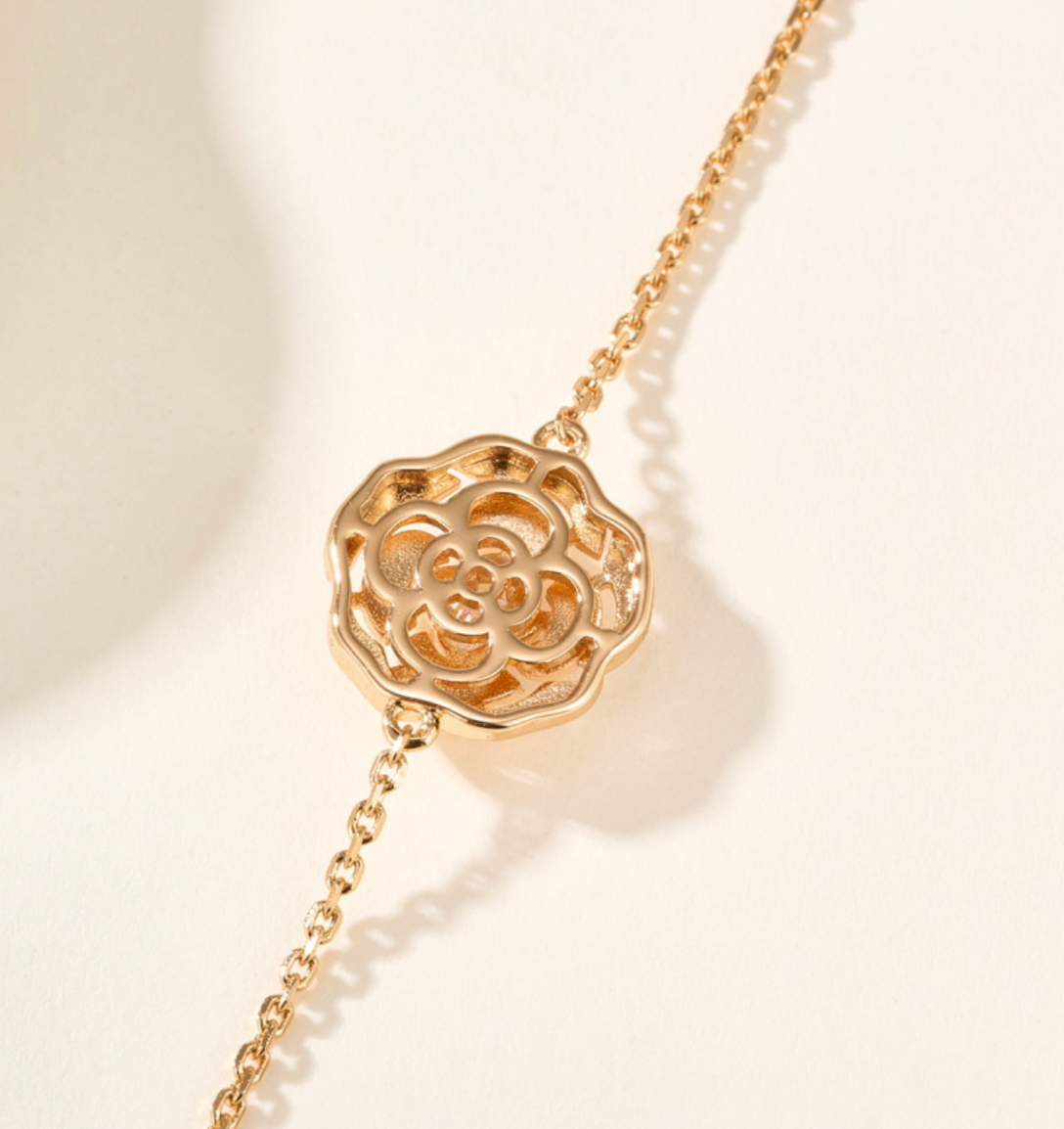 Chanel Extrait de Camélia bracelet