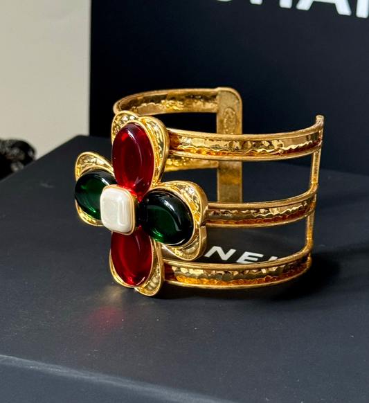 Chanel Gripoix glass flower ring