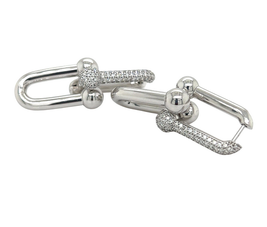 Link Earrings in White Gold with Pavé Diamonds