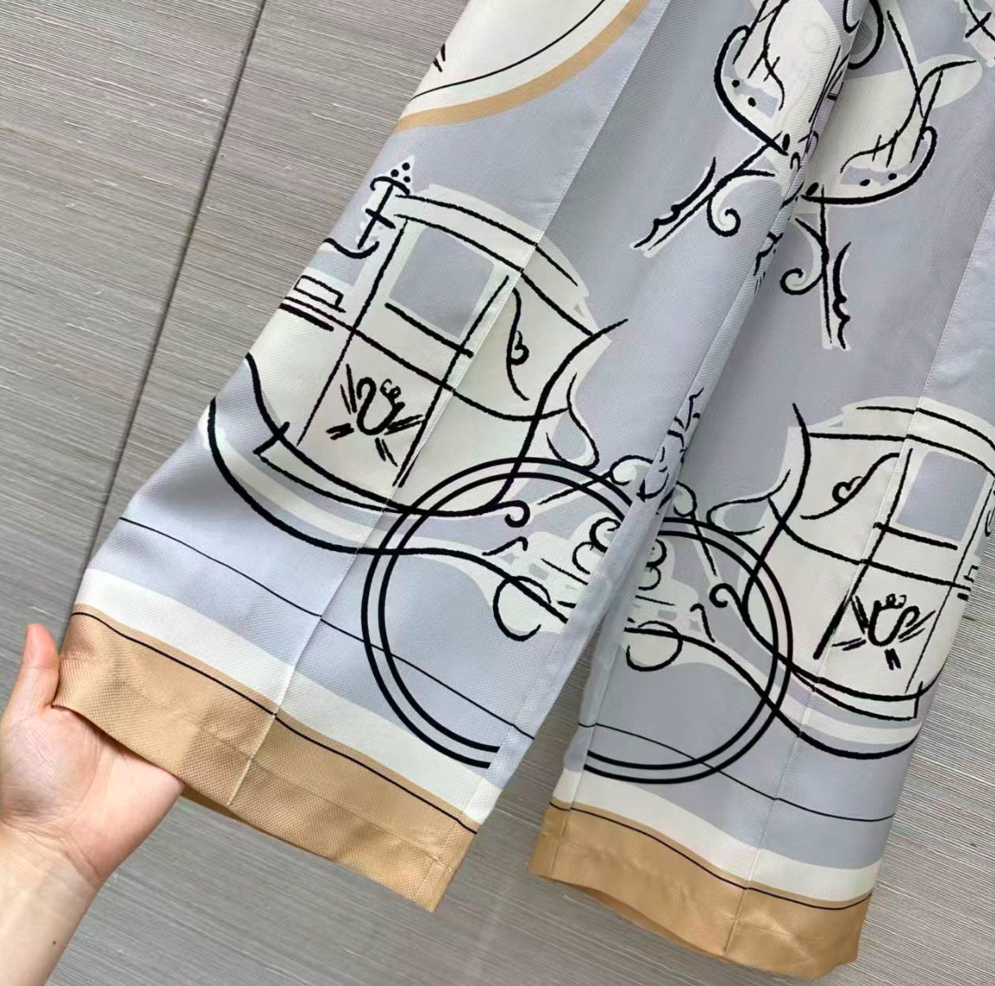 Hermès "Ex-Libris a Main Levée" printed silk set