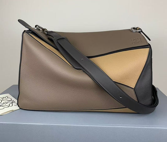 LOEWE Puzzle bag in a colorblocked leather