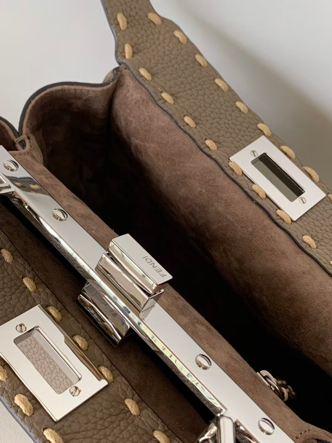 Fendi Peekaboo (Crossbody)