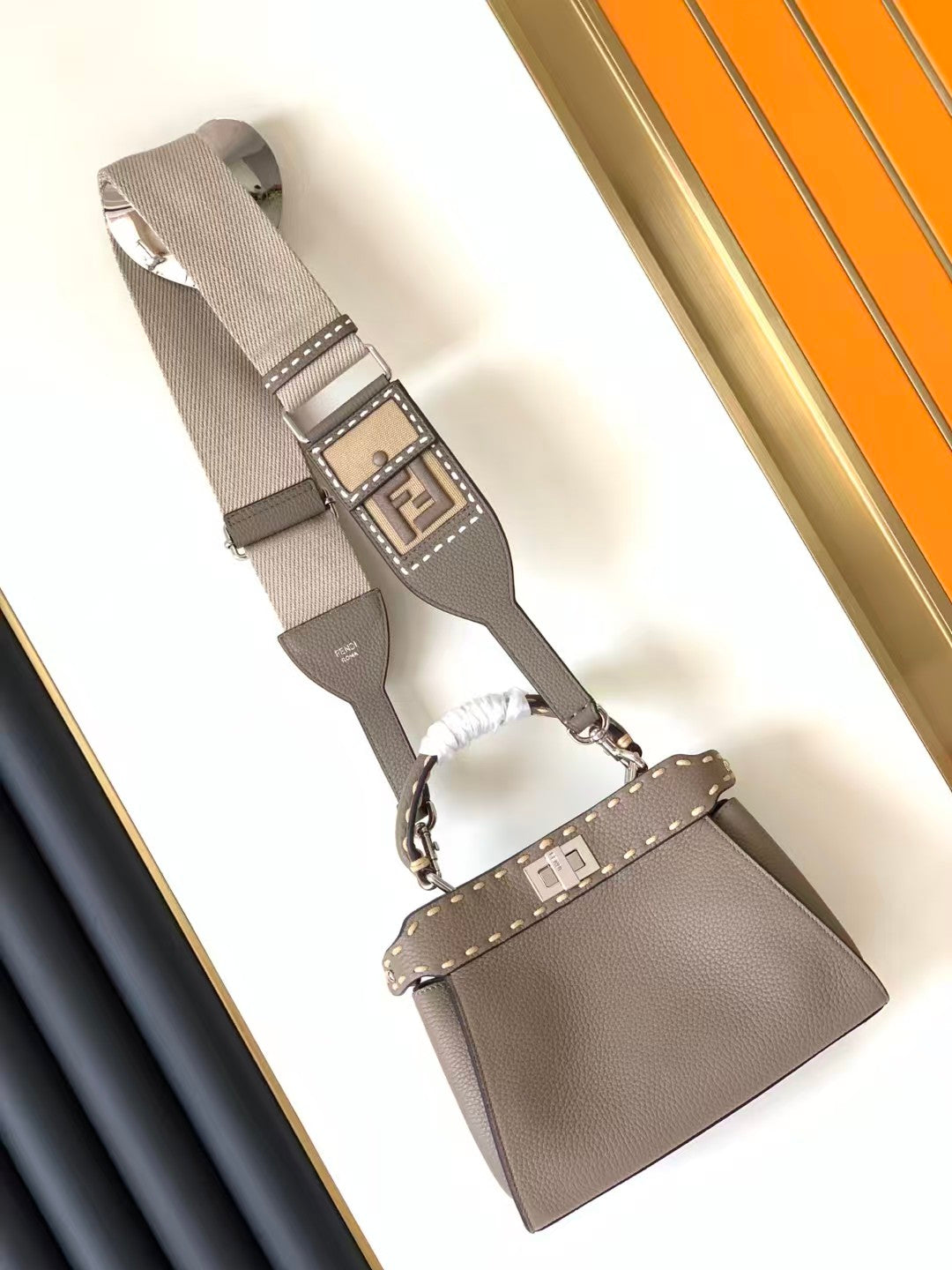 Fendi Peekaboo (Crossbody)