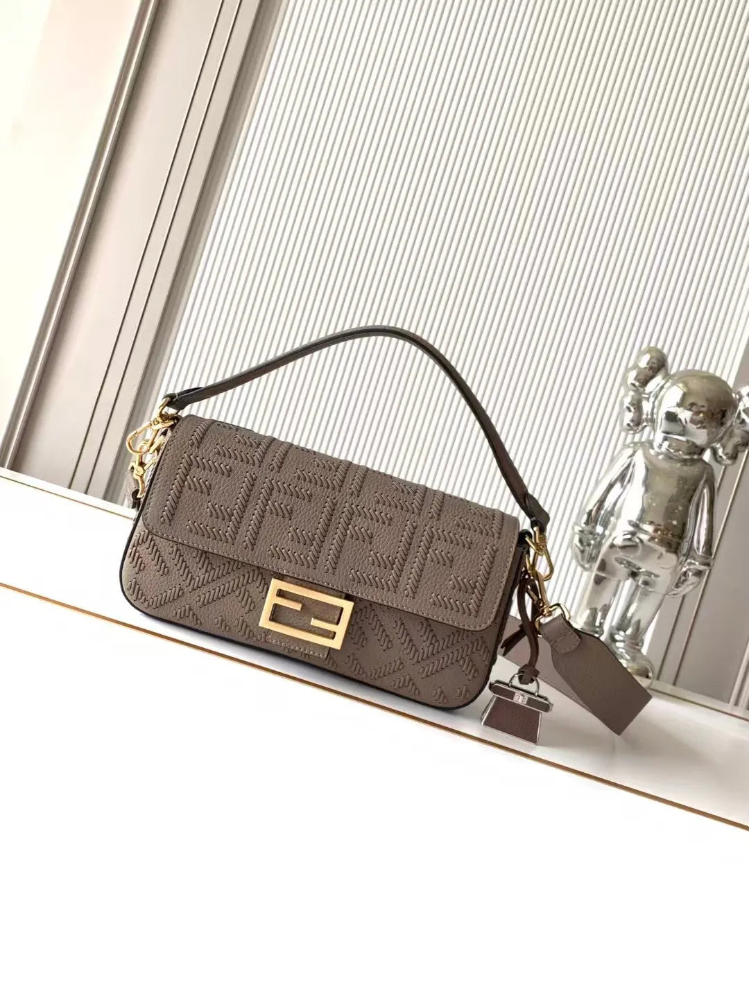Baguette® Medium Leather