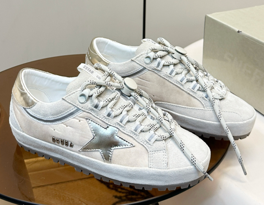GGDB star-patterned dirty sneakers