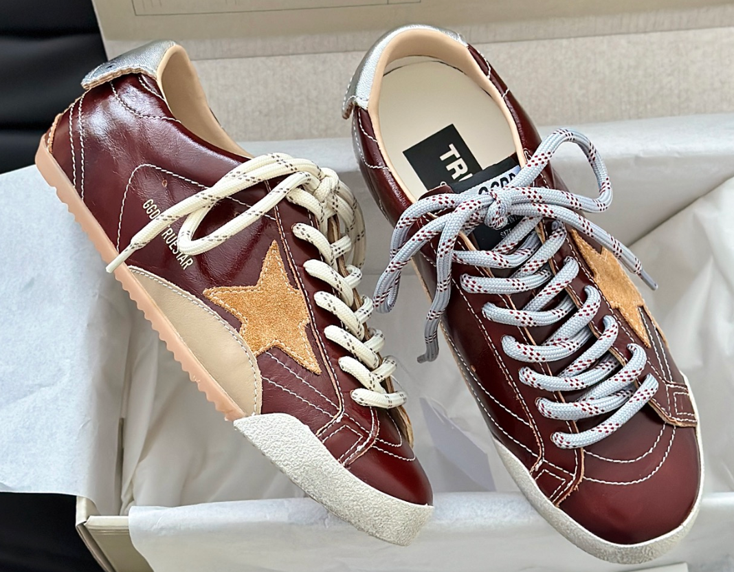 Golden Goose True-Star sneakers in burgundy