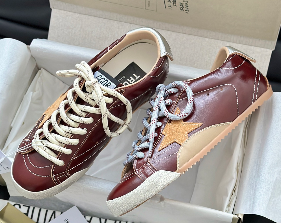 Golden Goose True-Star sneakers in burgundy