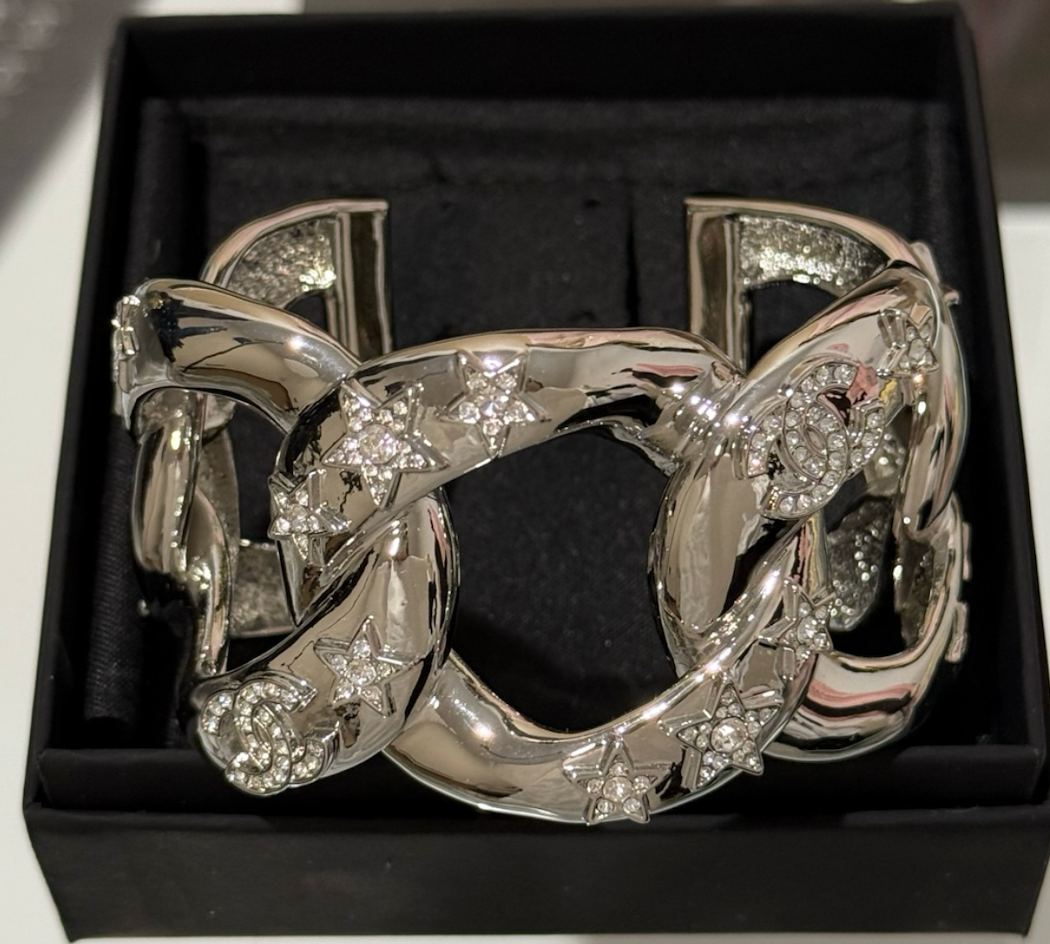 Chanel Double C logo