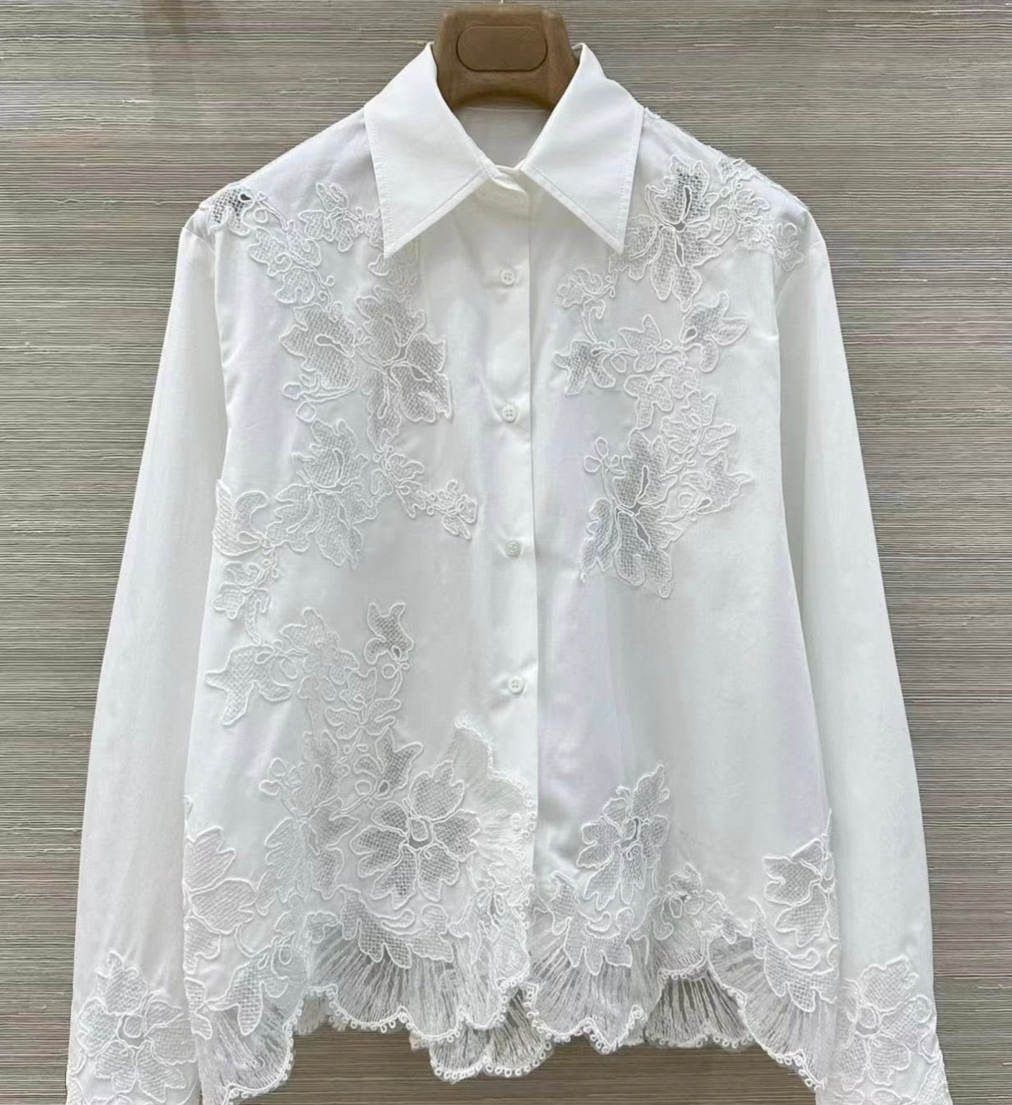 Cotton shirt with lace detail