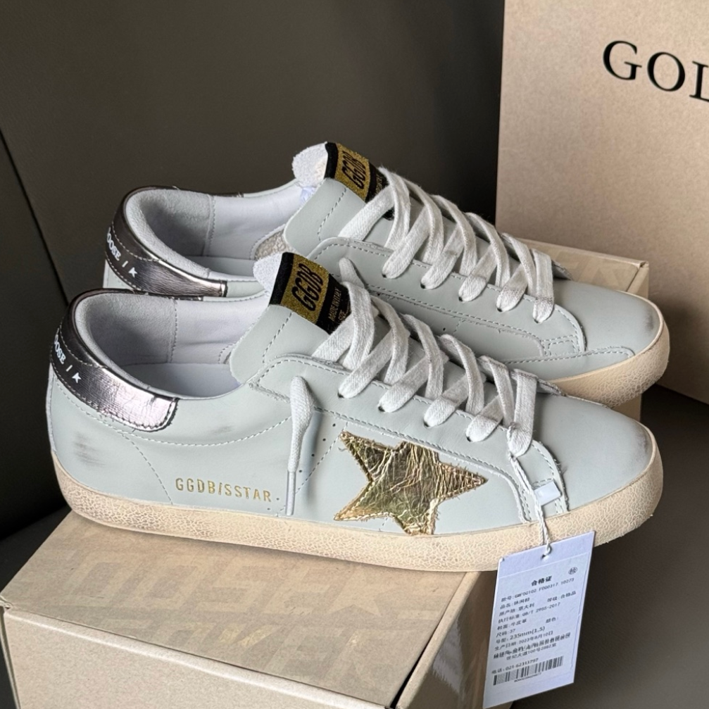 Superstar Silver Tail Venus