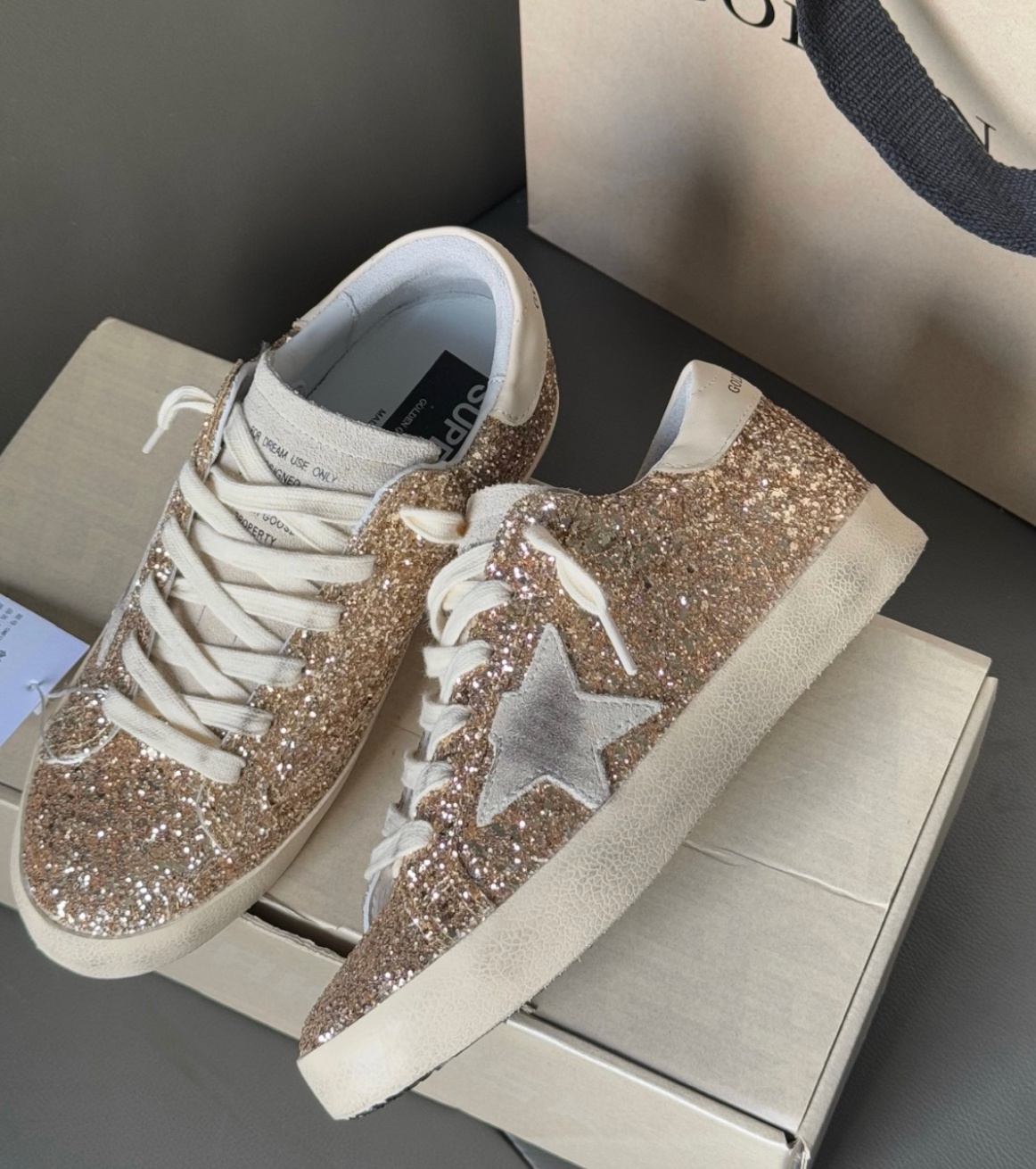 Superstar Apricot Tail Gray Star
