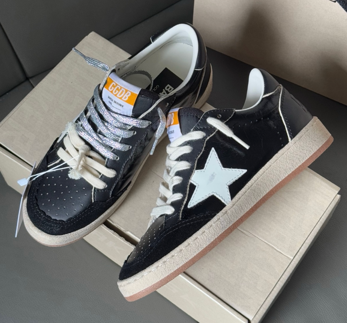Ballstar Black Tail White Star