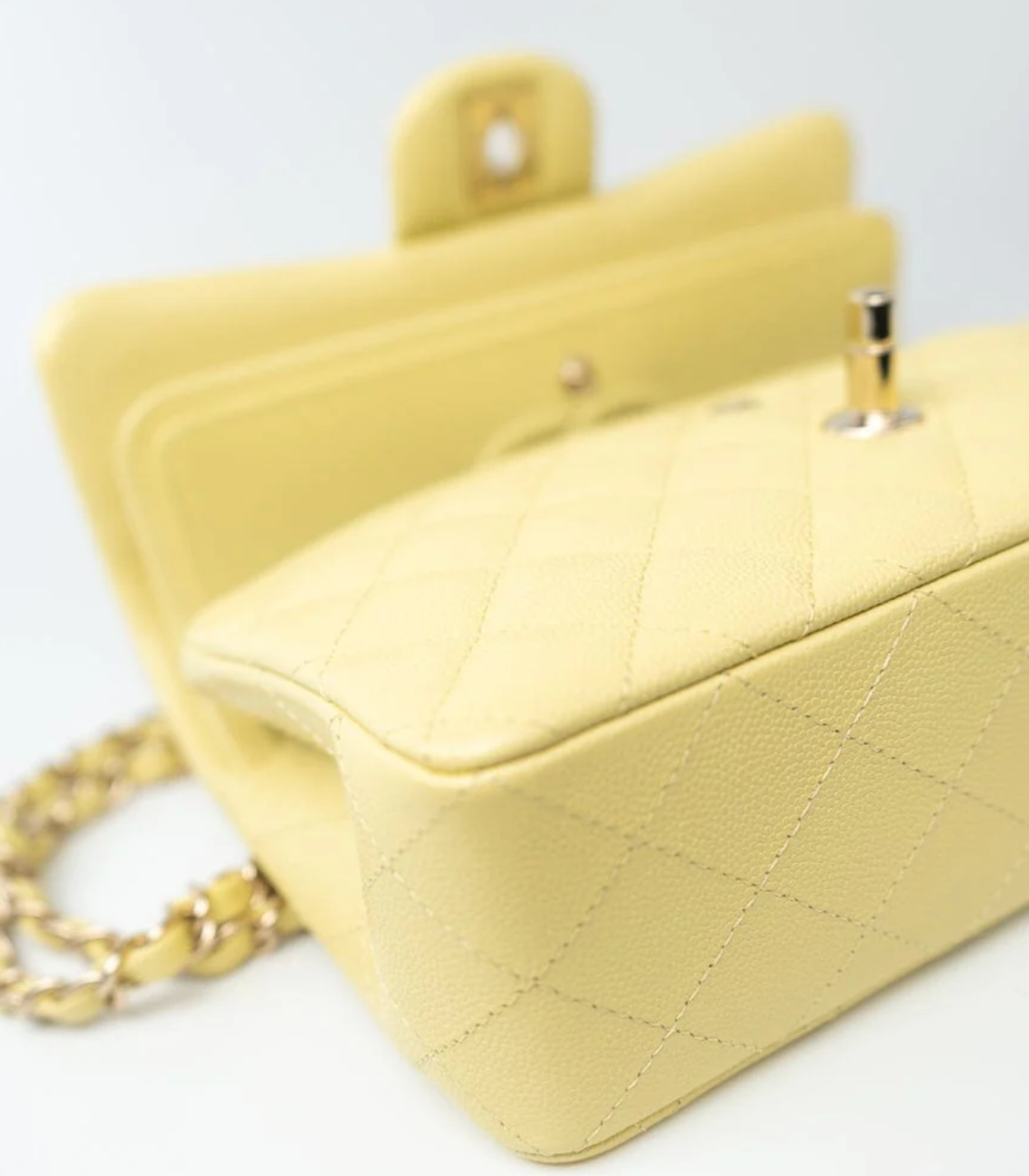 Chnel Caviar Quilted Classic Flap Small
