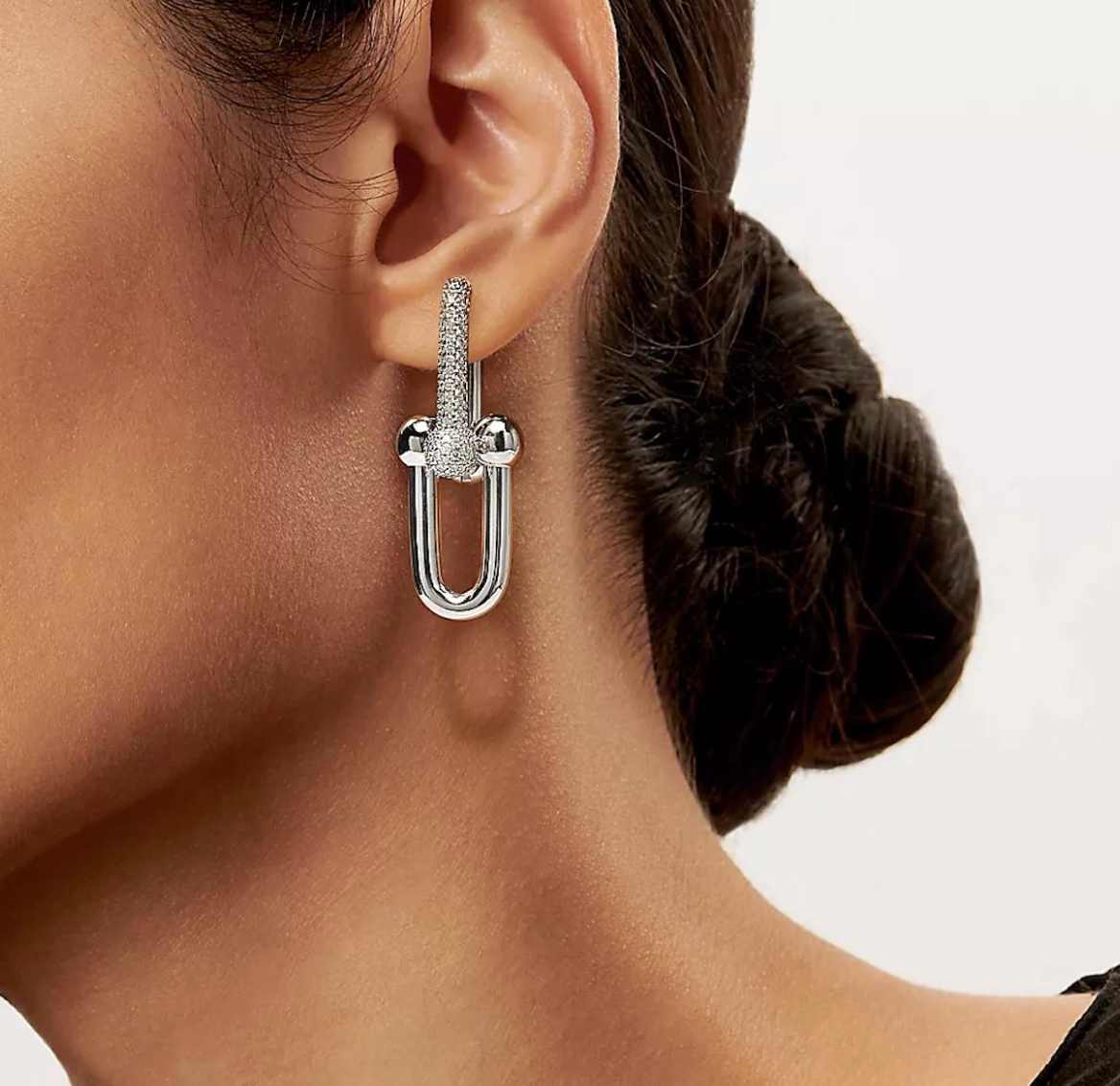 Link Earrings in White Gold with Pavé Diamonds