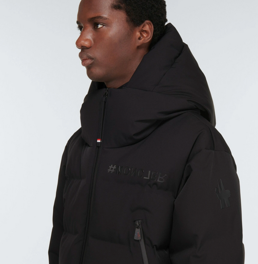 Moncler Fellberg Short Down Jacket