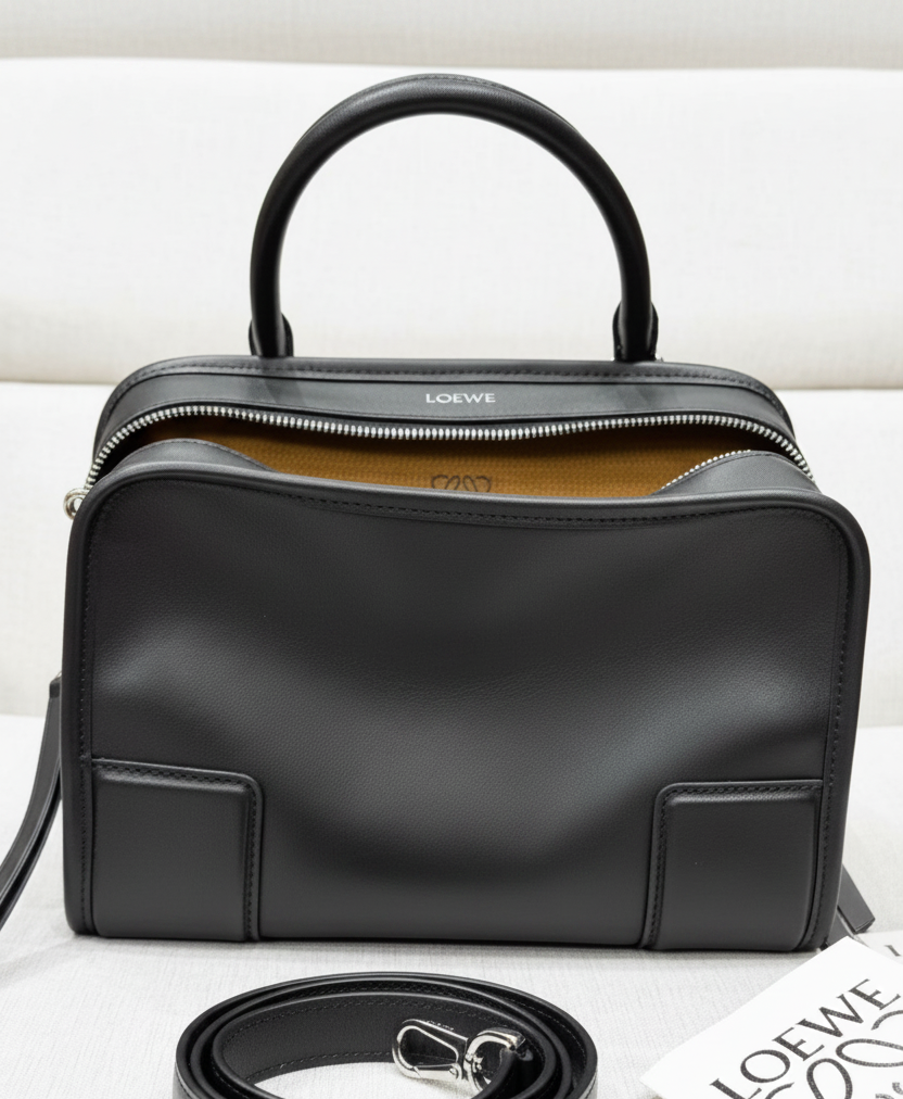 LOEWE Amazona 180 Bag