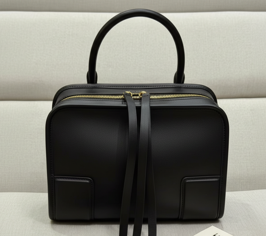 Loewe Medium Amazona 180 Bag