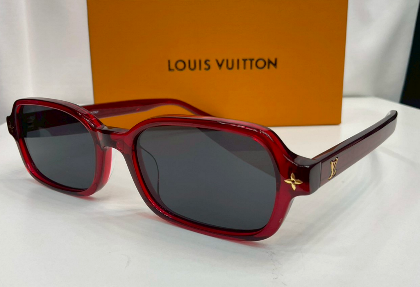 LV Aura Low Rectangle Sunglasses