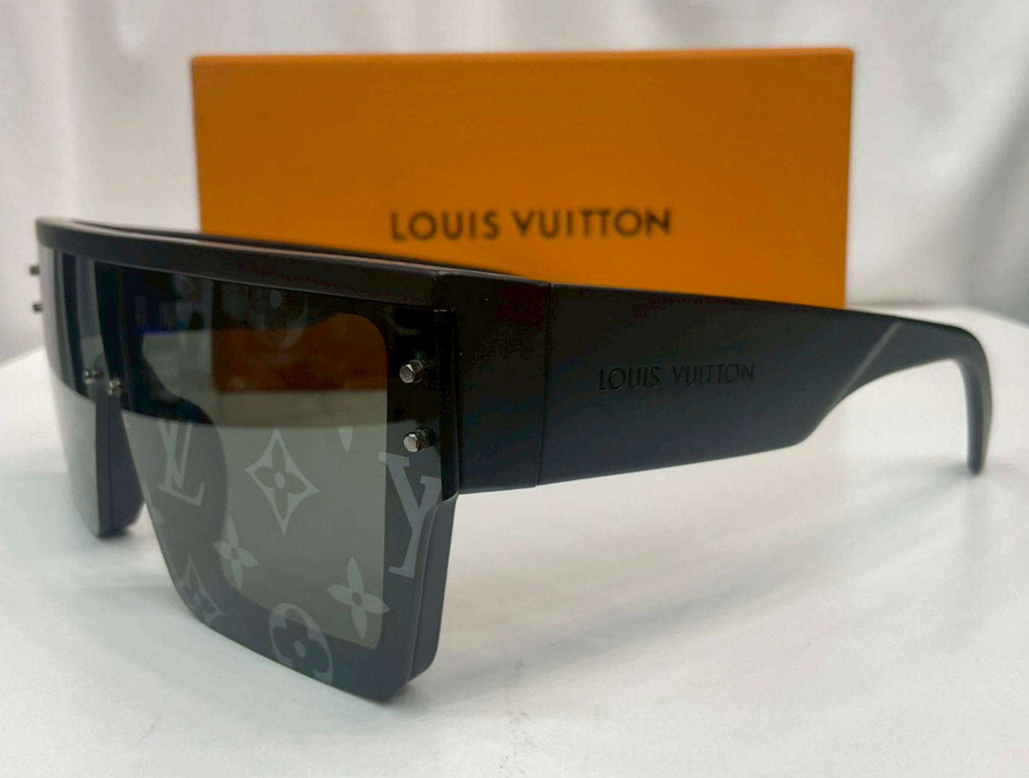 LV Waimea L Sunglasses