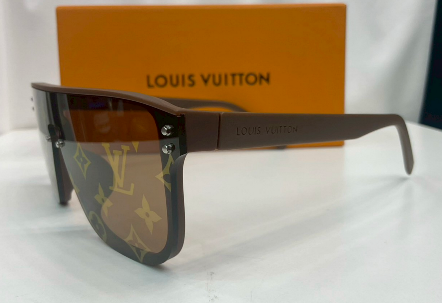 LV Waimea Square Sunglasses (Model Z1485E / Z1485W)
