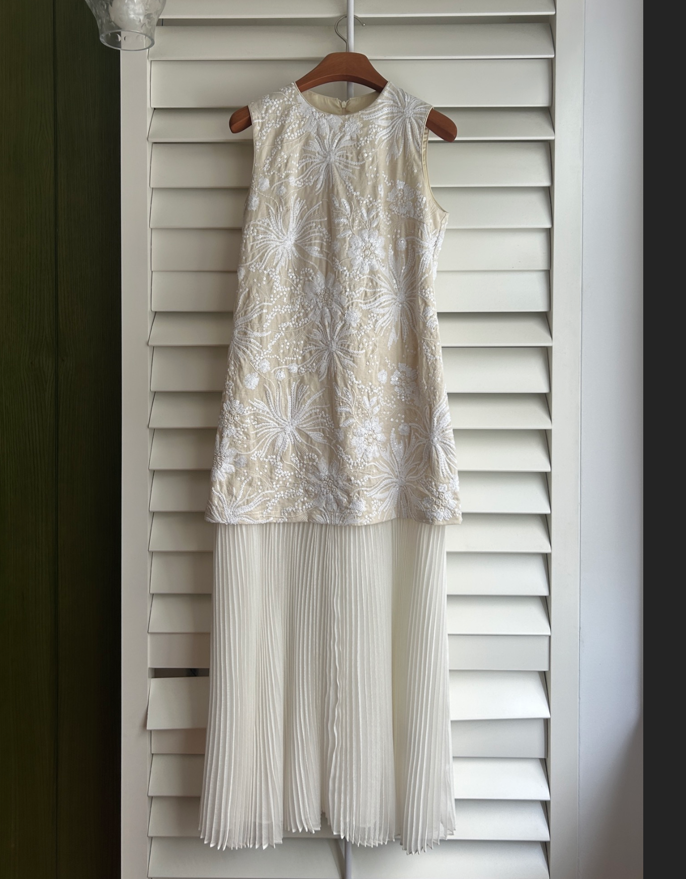 Sleeveless mixed-media maxi dress