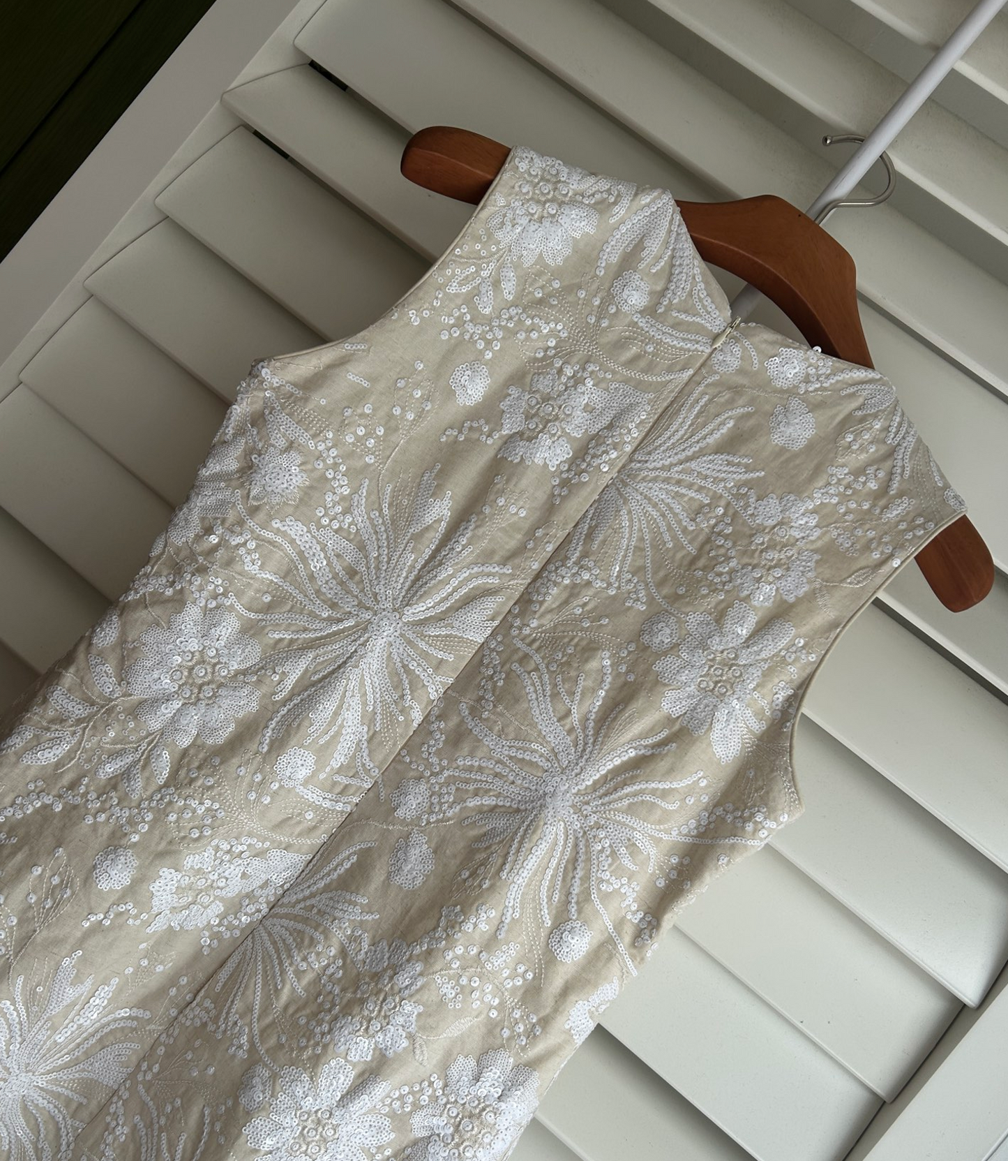 Sleeveless mixed-media maxi dress