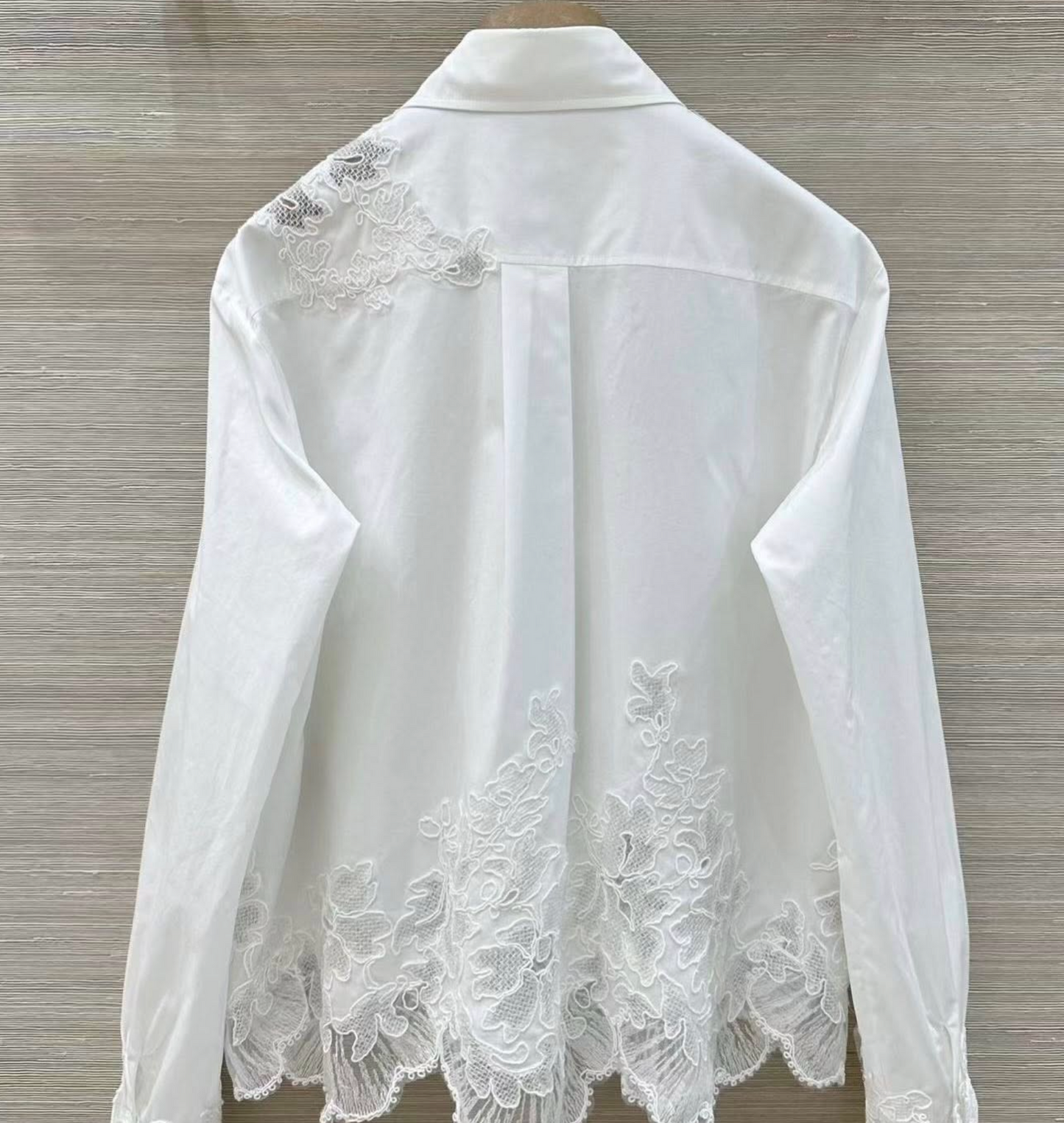 Cotton shirt with lace detail