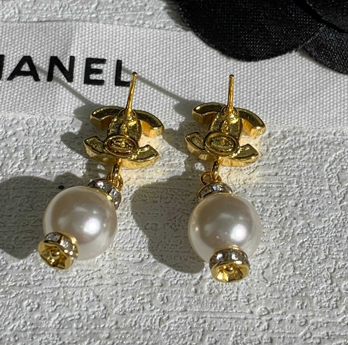 Chanel CC Pearl and Crystal Drop earrings