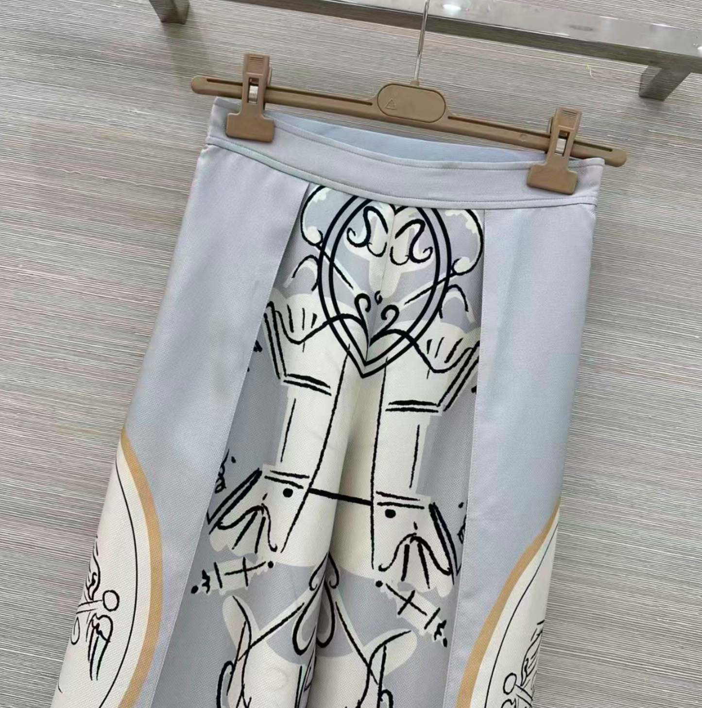 Hermès "Ex-Libris a Main Levée" printed silk set