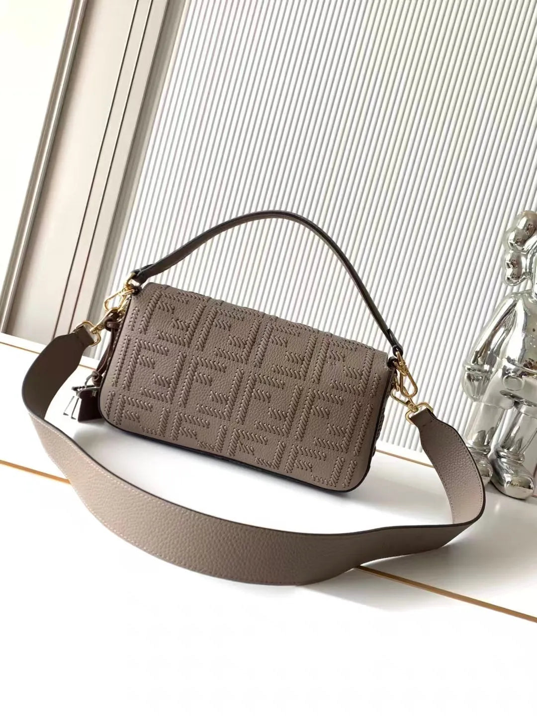 Baguette® Medium Leather