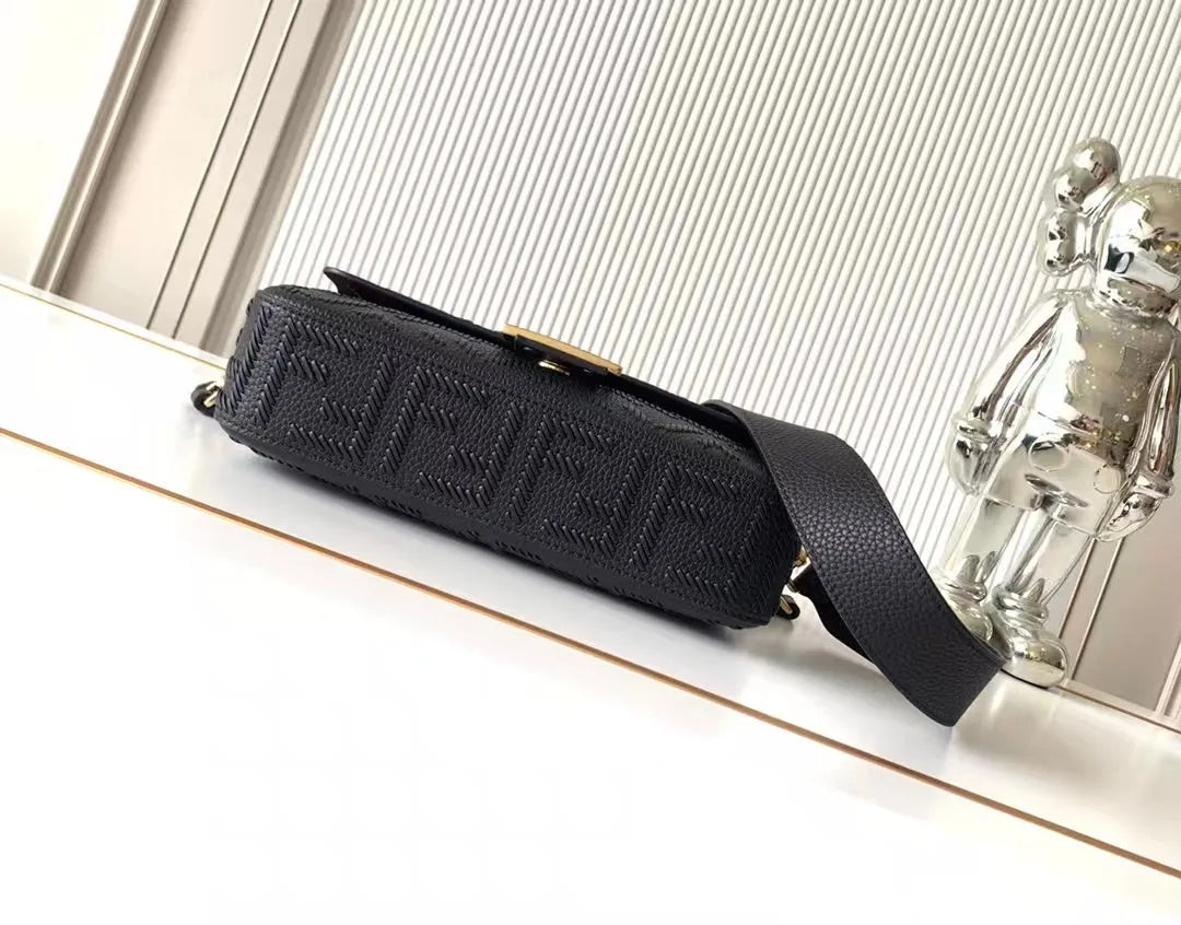 Baguette® Medium Leather