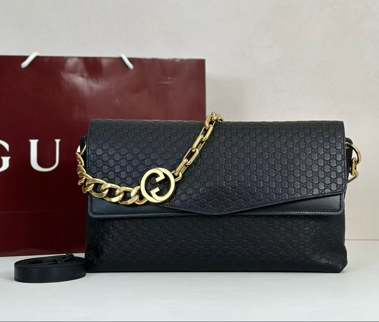 Gucci Large Shoulder Bag with Chain